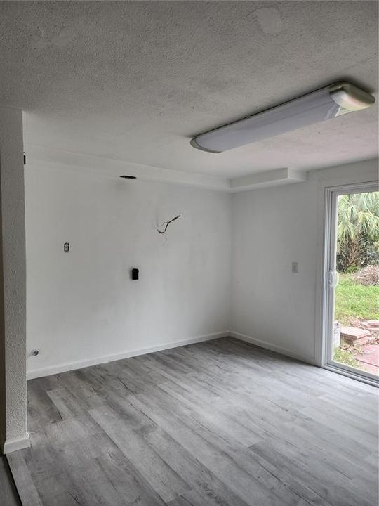Active With Contract: $120,000 (3 beds, 2 baths, 1252 Square Feet)