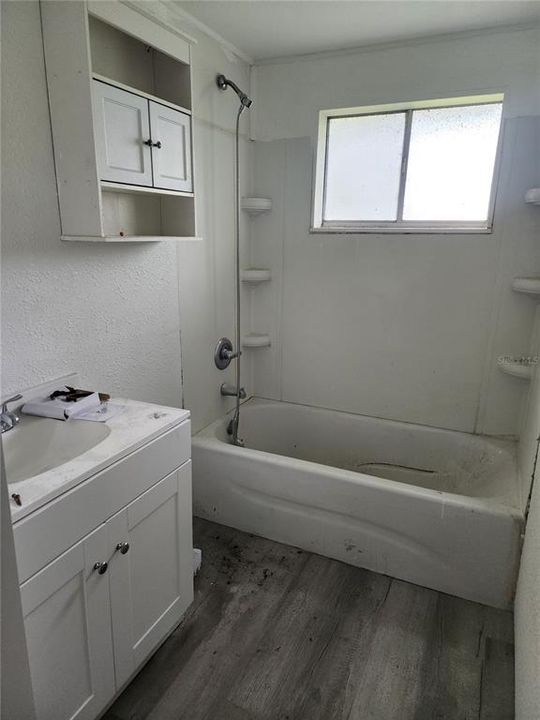 Active With Contract: $120,000 (3 beds, 2 baths, 1252 Square Feet)