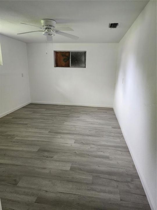 Active With Contract: $120,000 (3 beds, 2 baths, 1252 Square Feet)