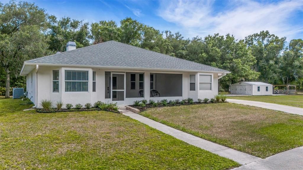 Recently Sold: $675,000 (3 beds, 2 baths, 1940 Square Feet)