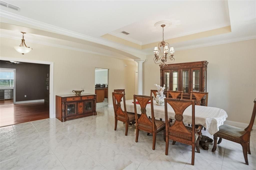 En Venta: $795,000 (3 camas, 3 baños, 4114 Pies cuadrados)