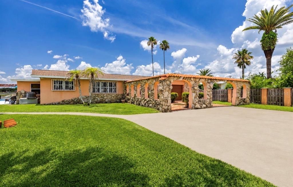 For Sale: $1,650,000 (3 beds, 3 baths, 3075 Square Feet)