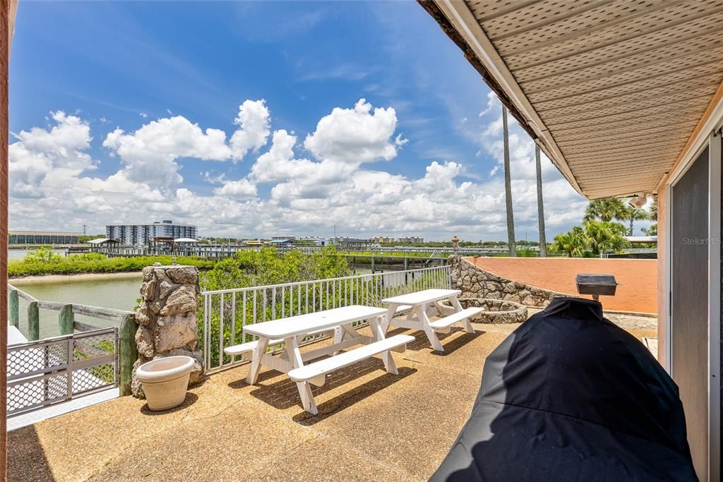 For Sale: $1,650,000 (3 beds, 3 baths, 3075 Square Feet)