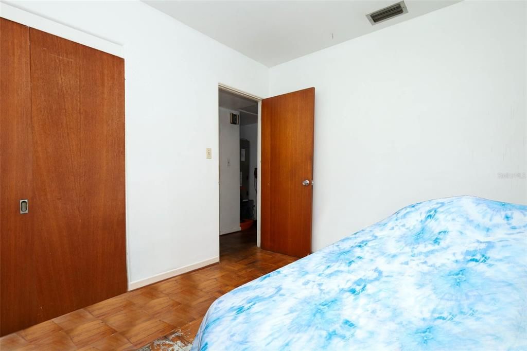 На продажу: $379,000 (2 спален, 1 ванн, 1020 Квадратных фут)