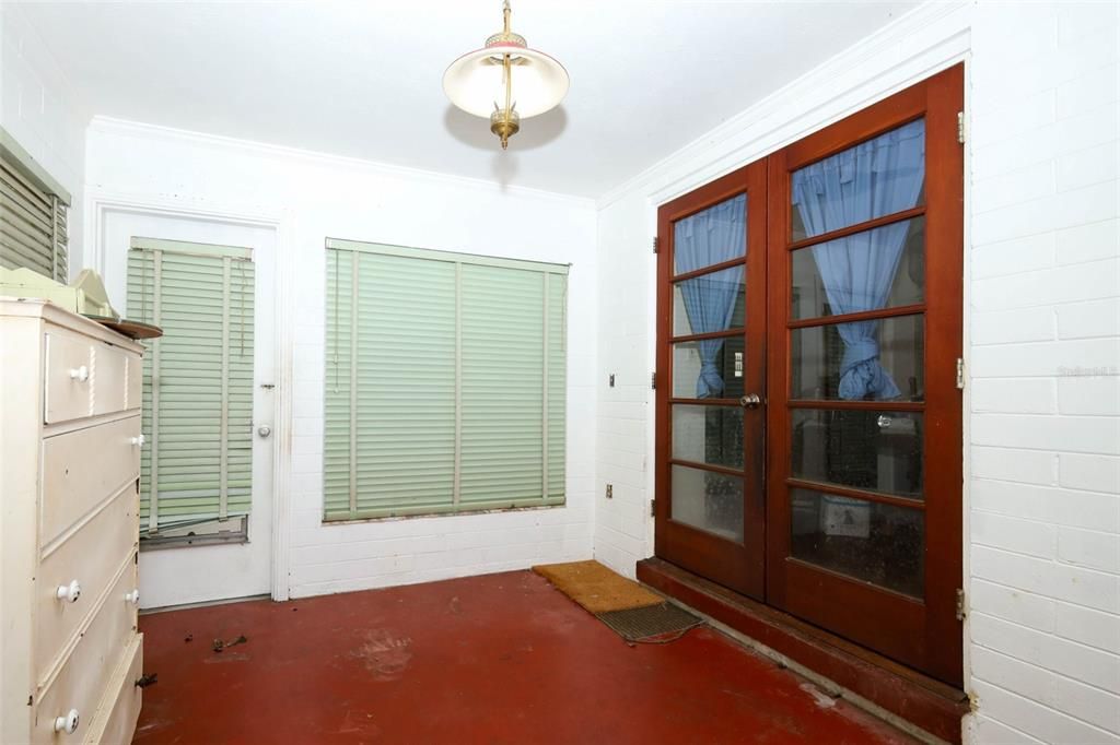 На продажу: $379,000 (2 спален, 1 ванн, 1020 Квадратных фут)