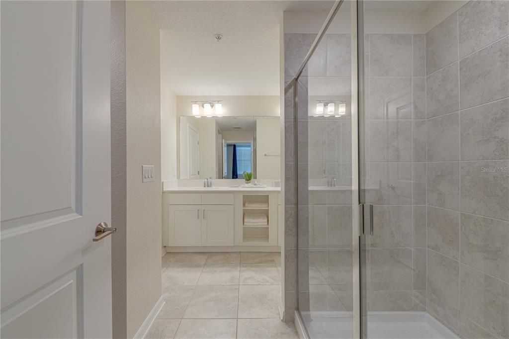 For Sale: $369,000 (3 beds, 2 baths, 1329 Square Feet)