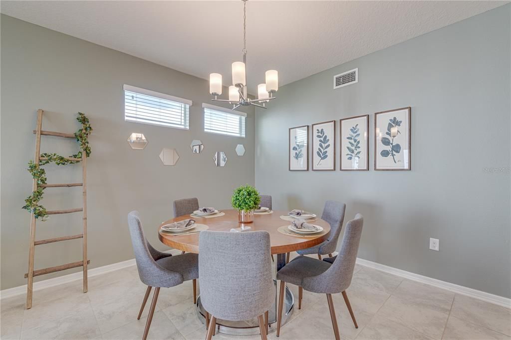 For Sale: $369,000 (3 beds, 2 baths, 1329 Square Feet)