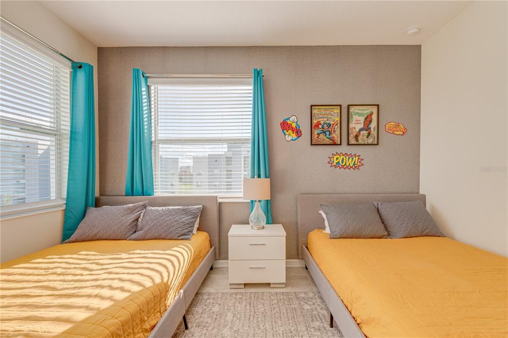 For Sale: $369,000 (3 beds, 2 baths, 1329 Square Feet)