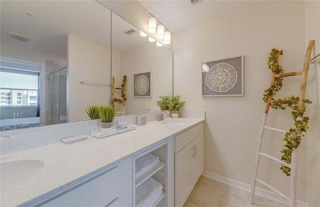 For Sale: $369,000 (3 beds, 2 baths, 1329 Square Feet)