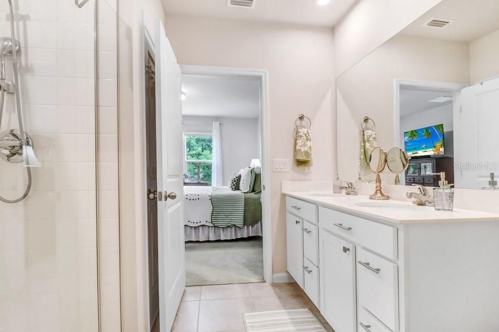 For Sale: $285,000 (3 beds, 2 baths, 1632 Square Feet)
