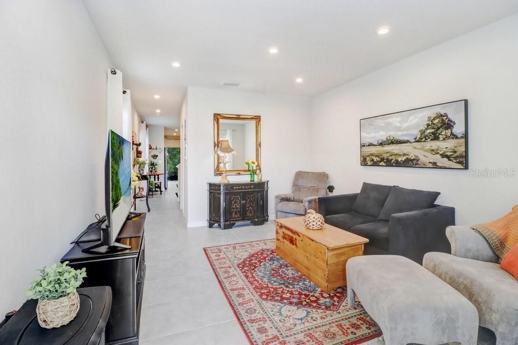 For Sale: $285,000 (3 beds, 2 baths, 1632 Square Feet)