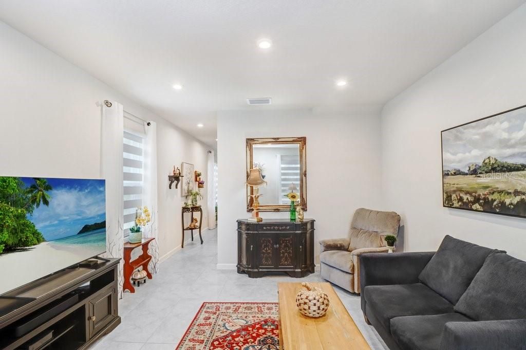 For Sale: $285,000 (3 beds, 2 baths, 1632 Square Feet)