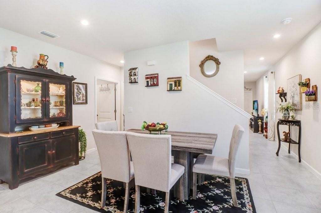 For Sale: $285,000 (3 beds, 2 baths, 1632 Square Feet)