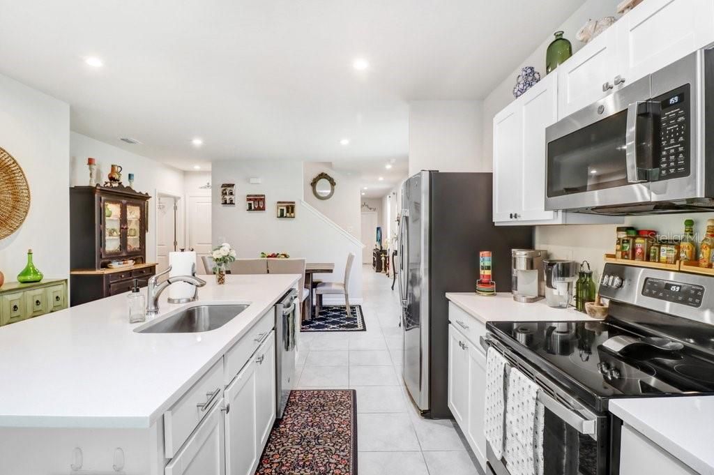 For Sale: $285,000 (3 beds, 2 baths, 1632 Square Feet)