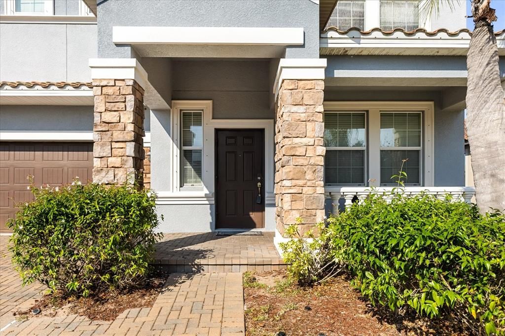 For Rent: $2,590 (4 beds, 2 baths, 2542 Square Feet)