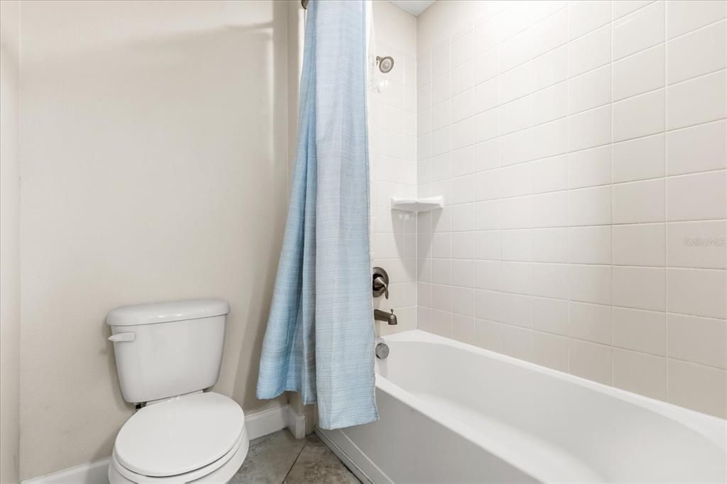For Rent: $2,590 (4 beds, 2 baths, 2542 Square Feet)