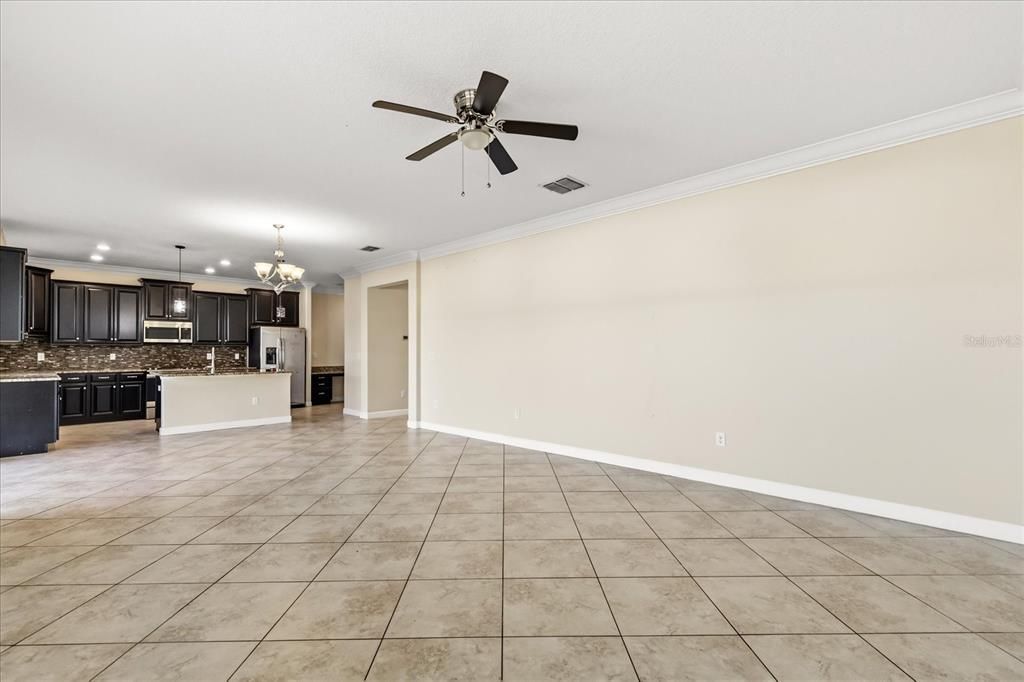 For Rent: $2,590 (4 beds, 2 baths, 2542 Square Feet)