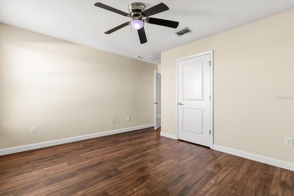 For Rent: $2,590 (4 beds, 2 baths, 2542 Square Feet)