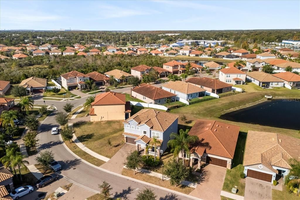 For Rent: $2,590 (4 beds, 2 baths, 2542 Square Feet)