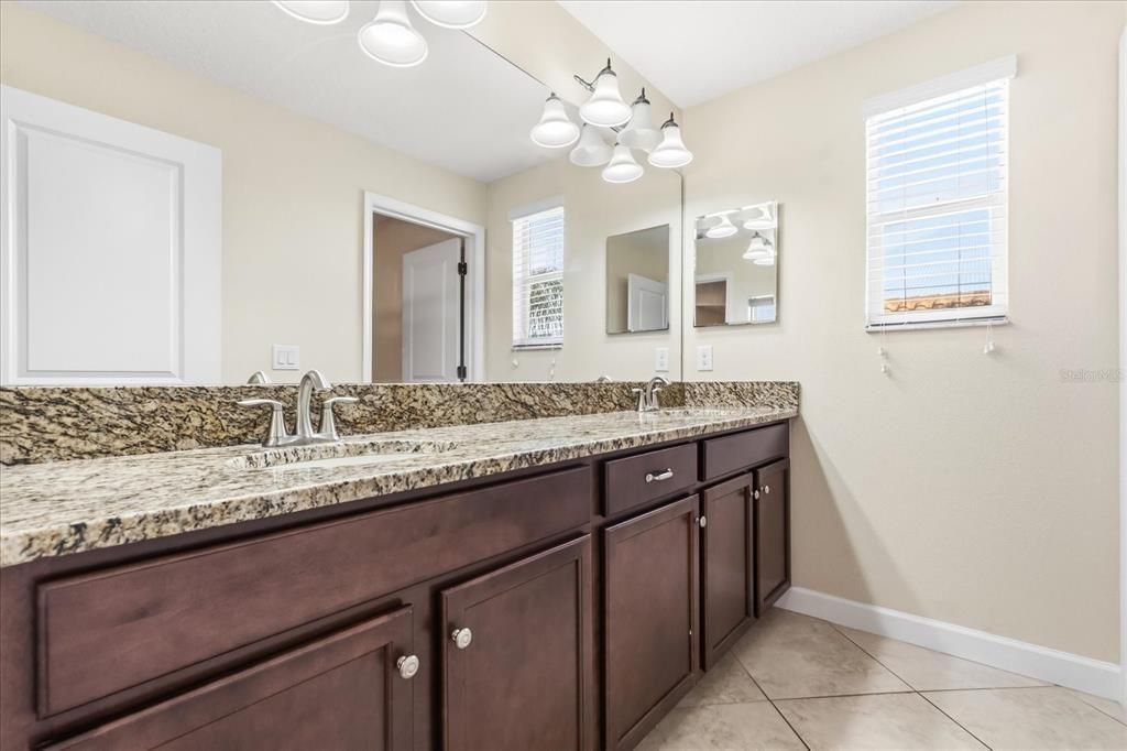 For Rent: $2,590 (4 beds, 2 baths, 2542 Square Feet)