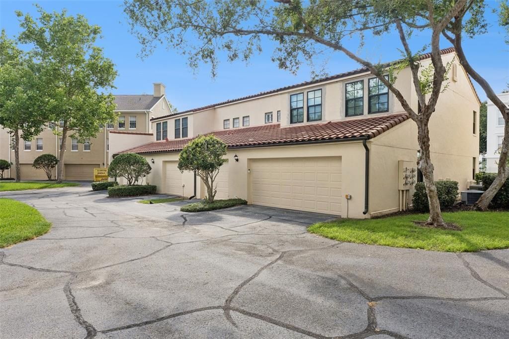 For Sale: $285,000 (1 beds, 1 baths, 855 Square Feet)