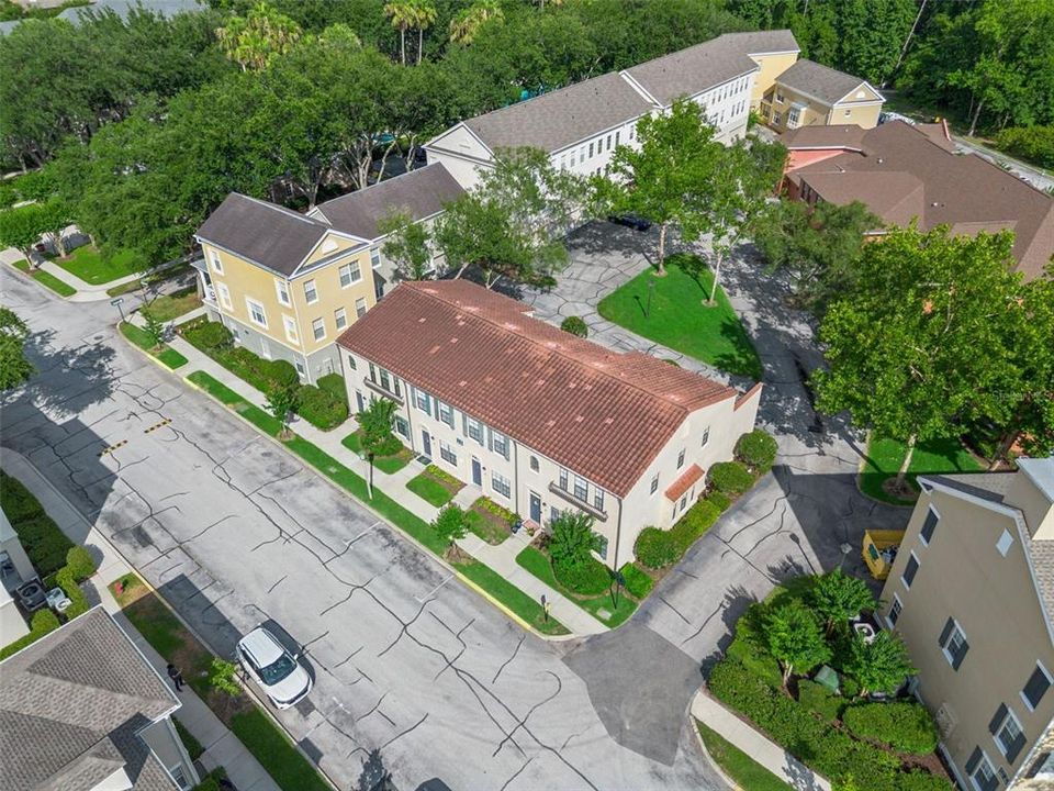 For Sale: $285,000 (1 beds, 1 baths, 855 Square Feet)