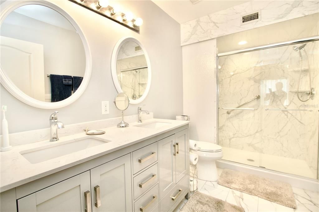 Activo con contrato: $225,000 (3 camas, 2 baños, 1325 Pies cuadrados)