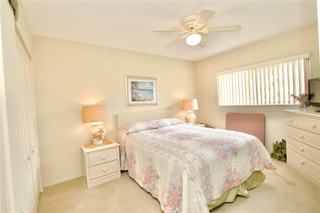 Activo con contrato: $225,000 (3 camas, 2 baños, 1325 Pies cuadrados)