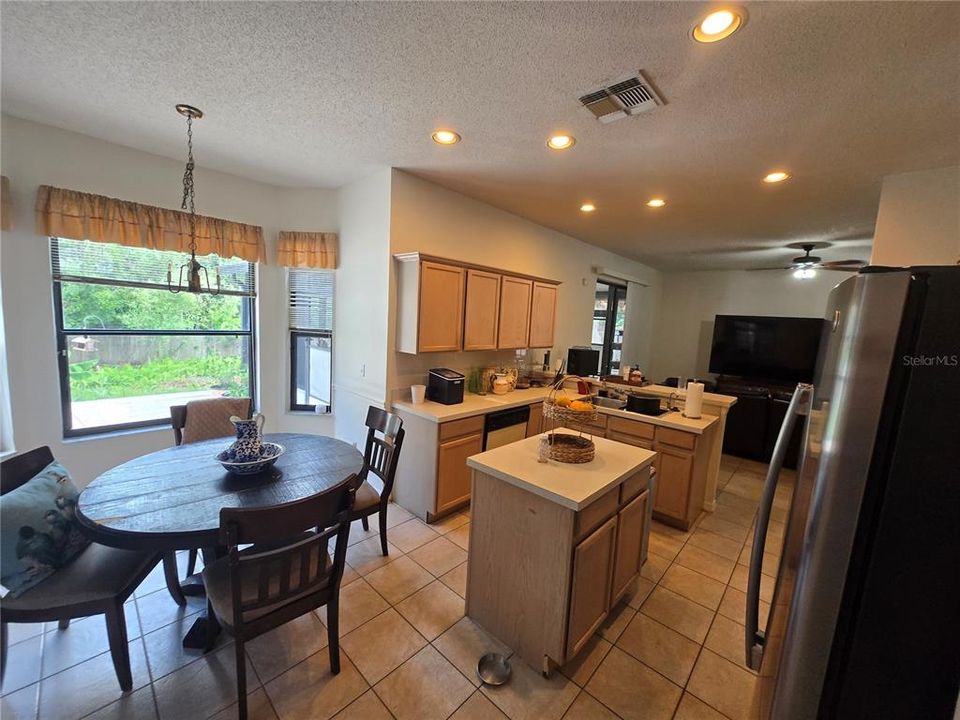 For Sale: $459,000 (4 beds, 3 baths, 2364 Square Feet)