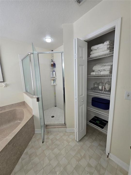 For Sale: $459,000 (4 beds, 3 baths, 2364 Square Feet)