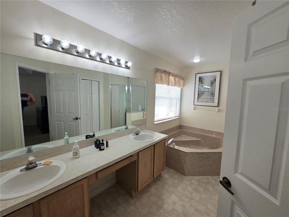 For Sale: $459,000 (4 beds, 3 baths, 2364 Square Feet)