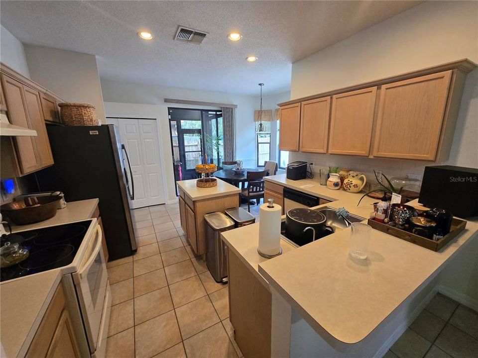 For Sale: $459,000 (4 beds, 3 baths, 2364 Square Feet)