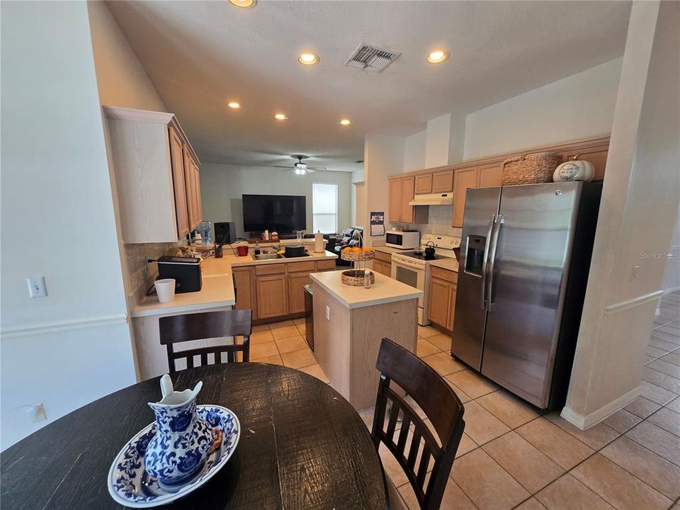 For Sale: $459,000 (4 beds, 3 baths, 2364 Square Feet)