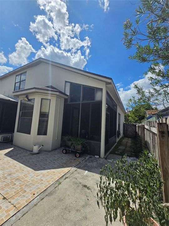 For Sale: $459,000 (4 beds, 3 baths, 2364 Square Feet)