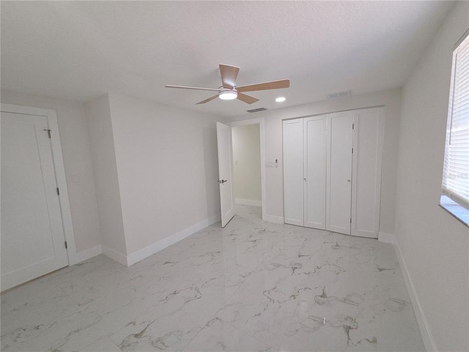 For Sale: $299,900 (3 beds, 2 baths, 1102 Square Feet)