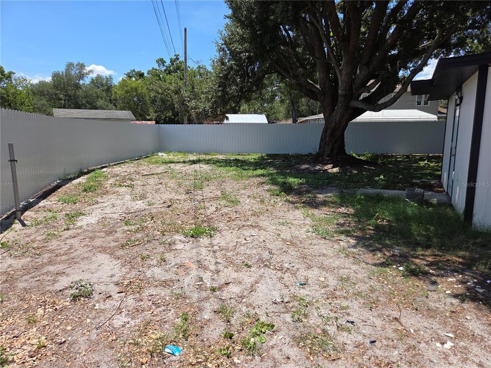 For Sale: $299,900 (3 beds, 2 baths, 1102 Square Feet)