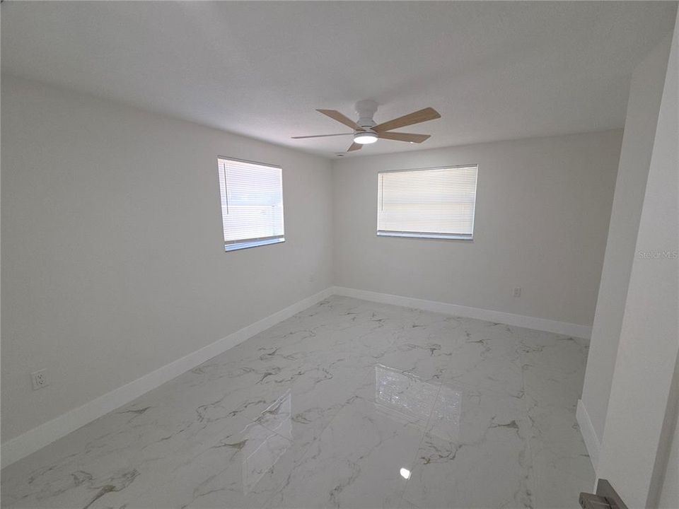 For Sale: $299,900 (3 beds, 2 baths, 1102 Square Feet)