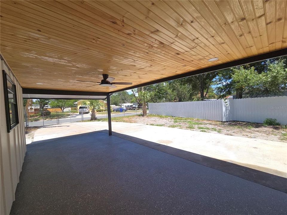 For Sale: $299,900 (3 beds, 2 baths, 1102 Square Feet)