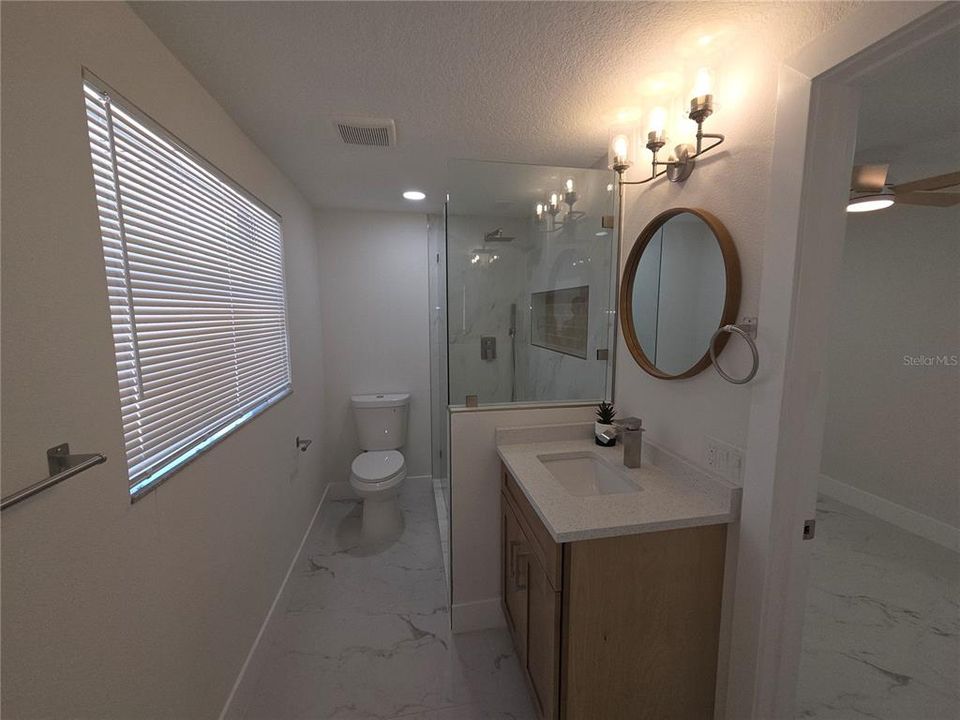 For Sale: $299,900 (3 beds, 2 baths, 1102 Square Feet)