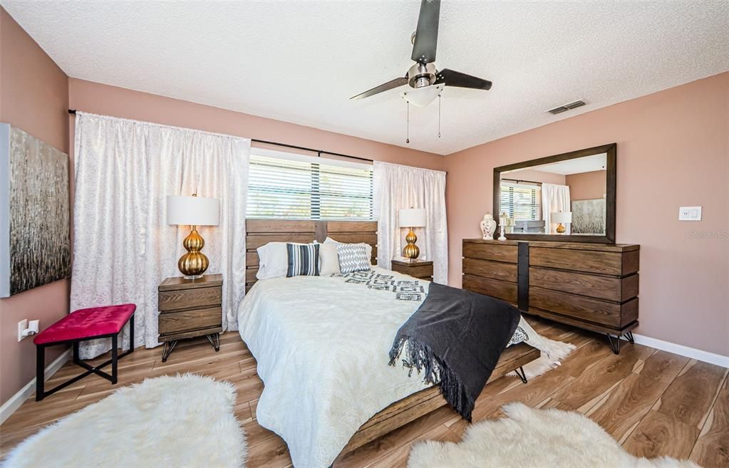 For Rent: $1,720 (1 beds, 1 baths, 750 Square Feet)