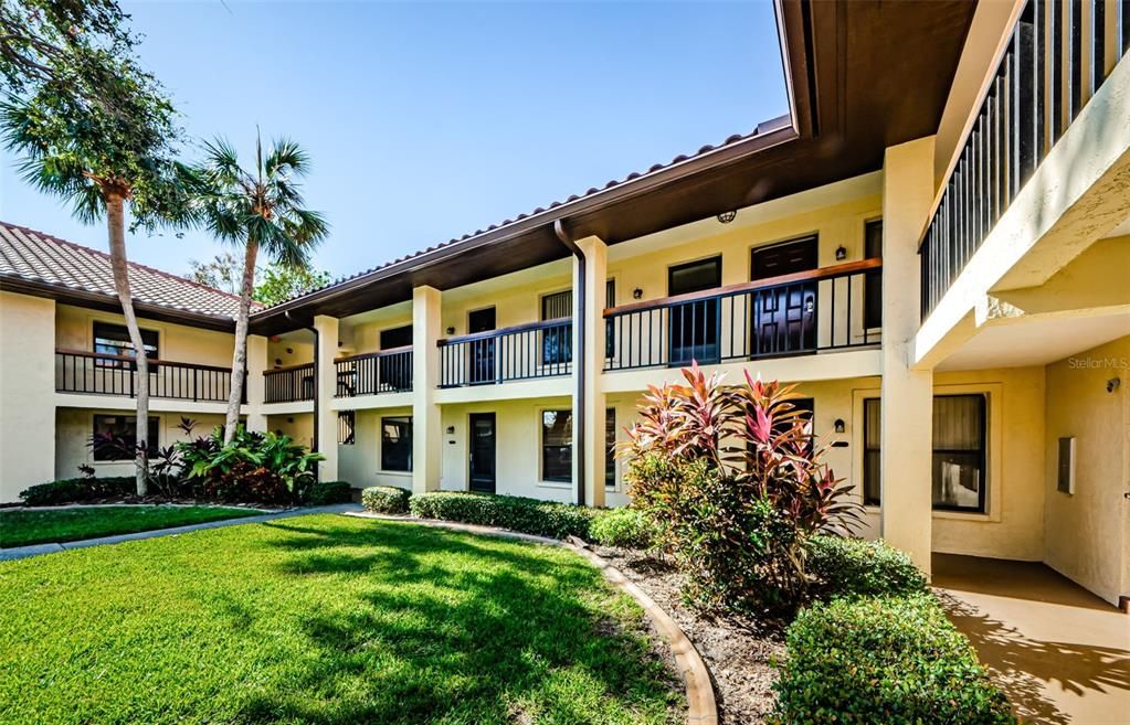 For Rent: $1,720 (1 beds, 1 baths, 750 Square Feet)