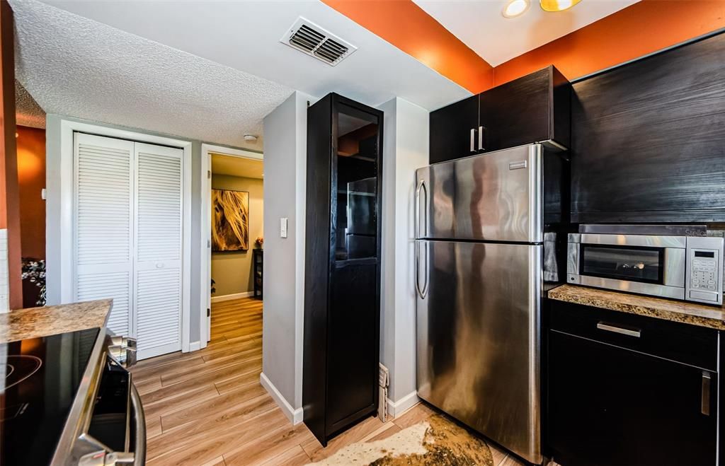 For Rent: $1,720 (1 beds, 1 baths, 750 Square Feet)