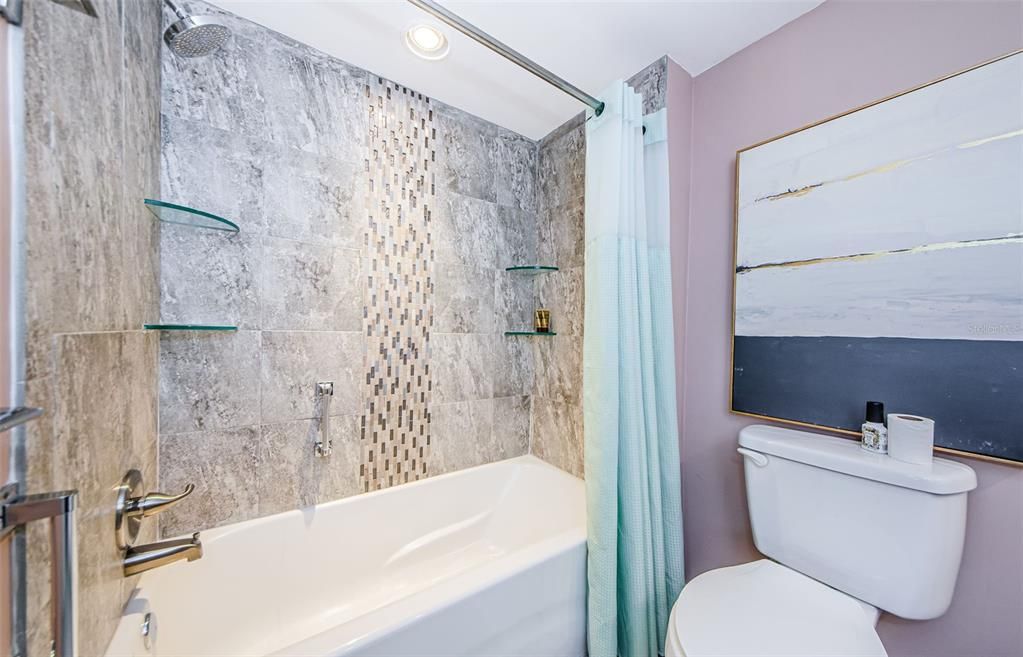 For Rent: $1,720 (1 beds, 1 baths, 750 Square Feet)