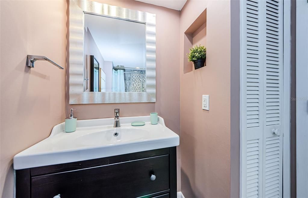 For Rent: $1,720 (1 beds, 1 baths, 750 Square Feet)