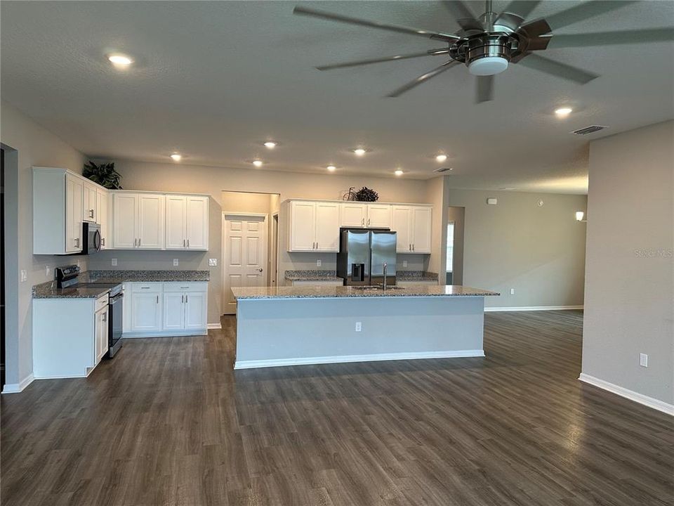For Sale: $478,000 (4 beds, 2 baths, 2357 Square Feet)