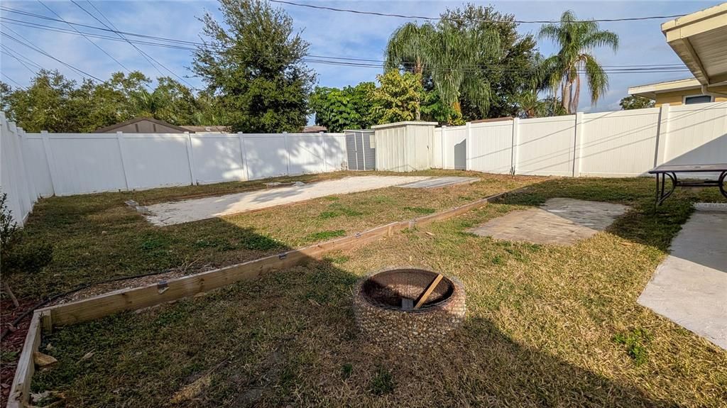 For Sale: $430,000 (4 beds, 0 baths, 1592 Square Feet)