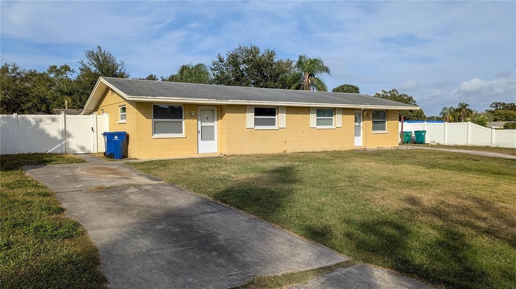 For Sale: $430,000 (4 beds, 0 baths, 1592 Square Feet)