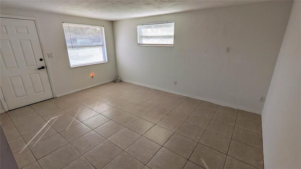 For Sale: $430,000 (4 beds, 0 baths, 1592 Square Feet)