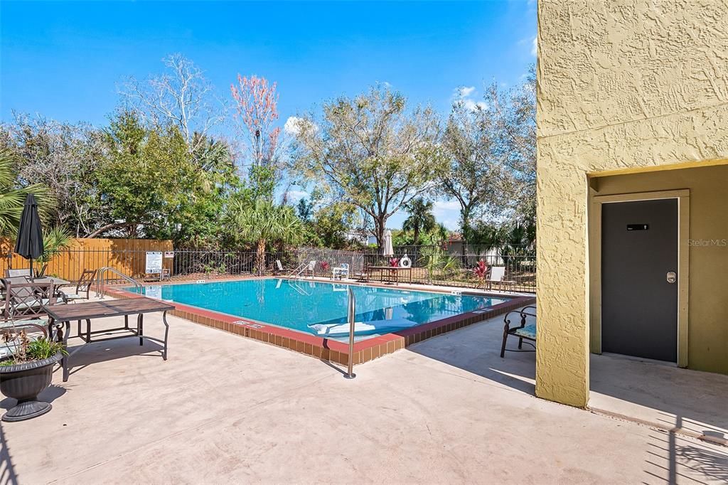 For Sale: $157,750 (2 beds, 2 baths, 1208 Square Feet)