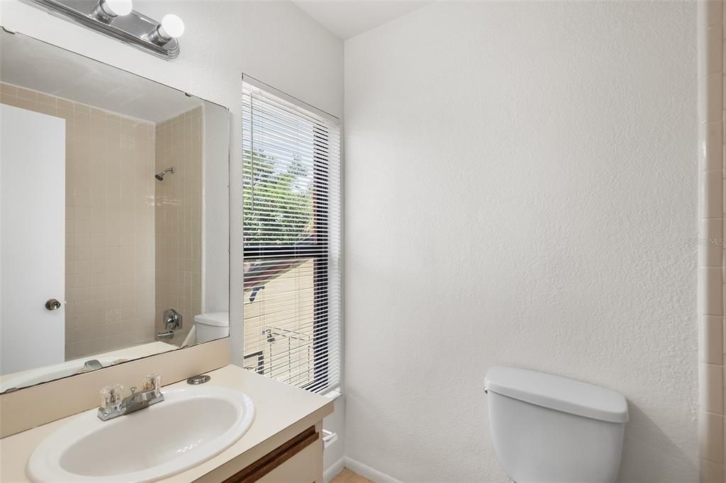 For Sale: $157,750 (2 beds, 2 baths, 1208 Square Feet)